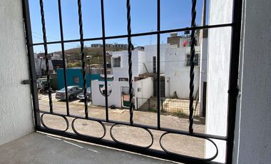 Casa amplia en venta Jardines de la reina tonala en coto