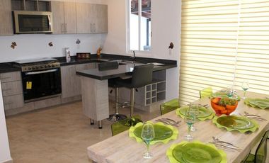 Casa de tres recámaras con roof garden en venta en Zibatá, Querétaro