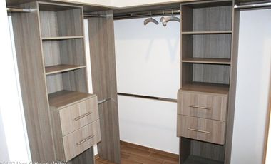 Casa de tres recámaras con roof garden en venta en Zibatá, Querétaro