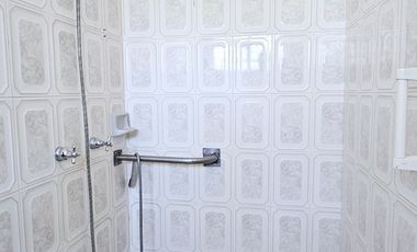 Casa de 4 Recámaras con Amplios Patios y Doble Acceso – Lista para Habita