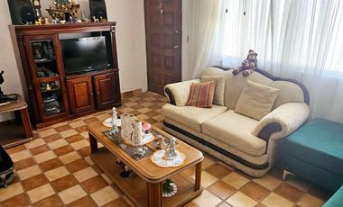 Casa de 4 Recámaras con Amplios Patios y Doble Acceso – Lista para Habita