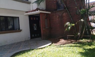 TEMIXCO VENTA DE CASA SOLA 5 RECAMARAS CON ALBERCA Y 2 BODEGAS PARA RENTA