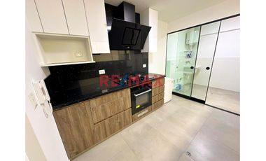 Alquiler De Departamento Moderno De 2 Habitaciones En Surco