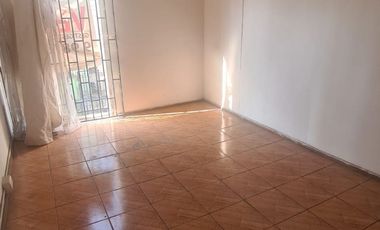 DEPARTAMENTO SEGUNDO PISO -VILLA LOS PROFESORES- METRO ECUADOR-ZONA RESIDENCIAL.