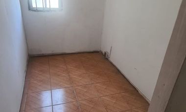 DEPARTAMENTO SEGUNDO PISO -VILLA LOS PROFESORES- METRO ECUADOR-ZONA RESIDENCIAL.
