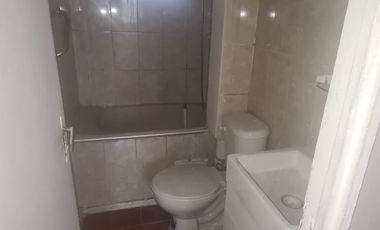 DEPARTAMENTO SEGUNDO PISO -VILLA LOS PROFESORES- METRO ECUADOR-ZONA RESIDENCIAL.