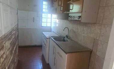DEPARTAMENTO SEGUNDO PISO -VILLA LOS PROFESORES- METRO ECUADOR-ZONA RESIDENCIAL.