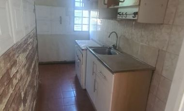 DEPARTAMENTO SEGUNDO PISO -VILLA LOS PROFESORES- METRO ECUADOR-ZONA RESIDENCIAL.