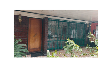 Casa en Venta, La Cisterna, Metro  3D, 2B, Jardin, Solida, Est., Colegios,  doc. al dia.