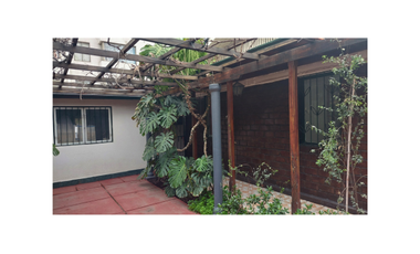 Casa en Venta, La Cisterna, Metro  3D, 2B, Jardin, Solida, Est., Colegios,  doc. al dia.