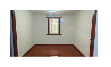 Casa en Venta, La Cisterna, Metro  3D, 2B, Jardin, Solida, Est., Colegios,  doc. al dia.