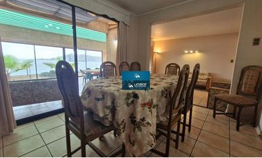 Se vende amplia casa en primera línea con vista al mar – Condominio Santa María del Mar, La Herradura, Coquimbo.