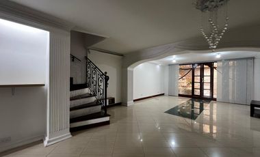 Casa en arriendo en La Abadía, Envigado