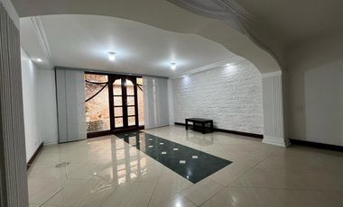 Casa en arriendo en La Abadía, Envigado