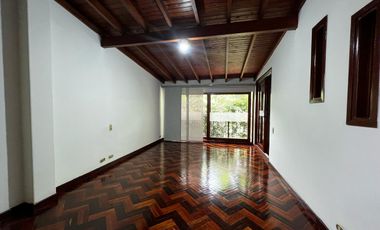Casa en arriendo en La Abadía, Envigado