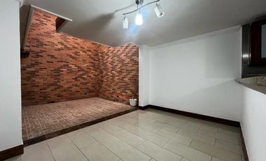 Casa en arriendo en Loma del Escobero, Envigado