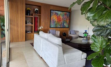 Venta-Espectacular Apartamento en Poblado - Las Lomas No. 2, Medellín