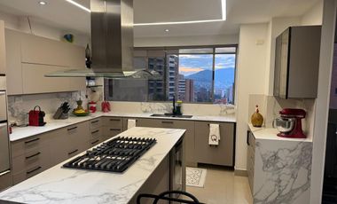 Venta-Espectacular Apartamento en Poblado - Las Lomas No. 2, Medellín