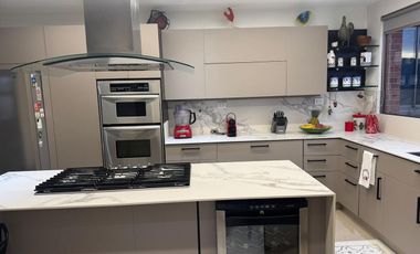 Venta-Espectacular Apartamento en Poblado - Las Lomas No. 2, Medellín