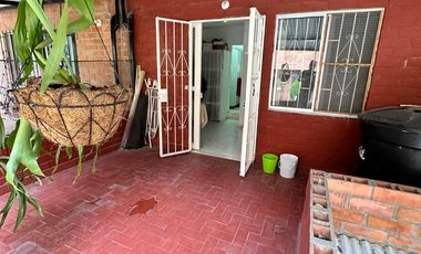 Casa en Condominio Campestre Las Acacias Club Yumbo Valle