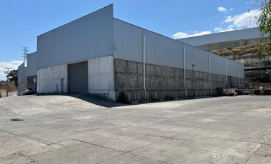 NAVE INDUSTRIAL / BODEGA SALIDA A CHARO CON PATIO DE MANIOBRAS, NAVE Y OFICINAS