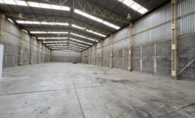 NAVE INDUSTRIAL / BODEGA SALIDA A CHARO CON PATIO DE MANIOBRAS, NAVE Y OFICINAS