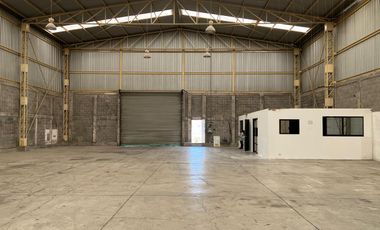 NAVE INDUSTRIAL / BODEGA SALIDA A CHARO CON PATIO DE MANIOBRAS, NAVE Y OFICINAS