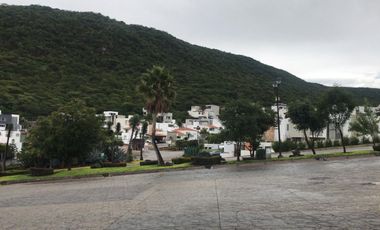 RESIDENCIA EN RENTA EN CUMBRES DEL CIMATARIO
