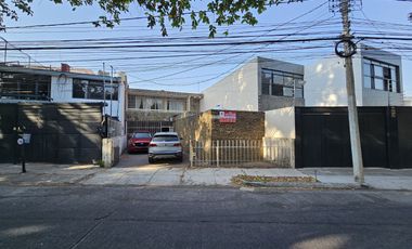 AV. INGLATERRA CASA EN VENTA A 500m DE LA MINERVA INTERESANTE PROYECTO PARA REMO