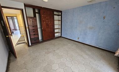 AV. INGLATERRA CASA EN VENTA A 500m DE LA MINERVA INTERESANTE PROYECTO PARA REMO