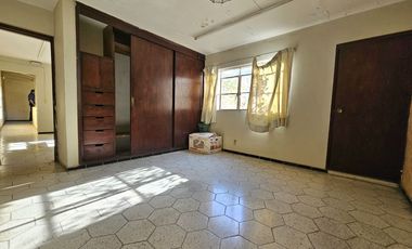 AV. INGLATERRA CASA EN VENTA A 500m DE LA MINERVA INTERESANTE PROYECTO PARA REMO