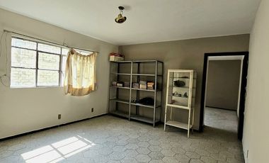 AV. INGLATERRA CASA EN VENTA A 500m DE LA MINERVA INTERESANTE PROYECTO