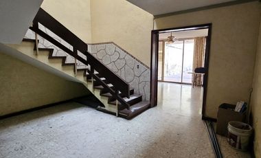 AV. INGLATERRA CASA EN VENTA A 500m DE LA MINERVA INTERESANTE PROYECTO