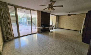 AV. INGLATERRA CASA EN VENTA A 500m DE LA MINERVA INTERESANTE PROYECTO