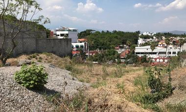 * AMPLIO TERRENO EN RENTA A UN MINUTO DE LA GLORIETA DEL NIÑO ARTILLERO