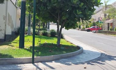 ALQUILER DE HERMOSA CASA EN CONDOMINIO – LA PLANICIE, 2DA ETAPA – US$ 2,500