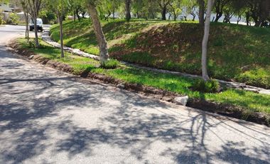 ALQUILER DE HERMOSA CASA EN CONDOMINIO – LA PLANICIE, 2DA ETAPA – US$ 2,500