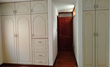 ALQUILER DE HERMOSA CASA EN CONDOMINIO – LA PLANICIE, 2DA ETAPA – US$ 2,500