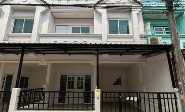 Fully Renovated! Move-In Ready !! For Sale: 2-Storey Townhouse (2 units combined) in Baan Fah Rangsit, Khlong 4 Total land area: 48 sq.wah (24 sq.wah