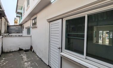 Fully Renovated! Move-In Ready !! For Sale: 2-Storey Townhouse (2 units combined) in Baan Fah Rangsit, Khlong 4 Total land area: 48 sq.wah (24 sq.wah