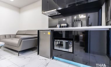 1 Bedroom Condo with City and Sea View