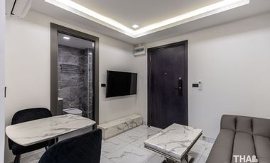 1 Bedroom Condo with City and Sea View