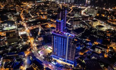 1 Bedroom Condo with City and Sea View