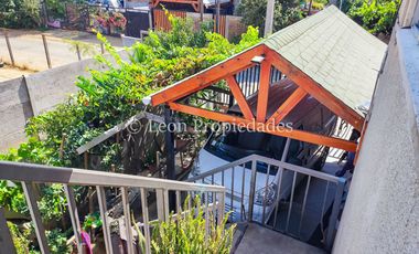 Leon Propiedades vende casa en villa, Curacaví centro.