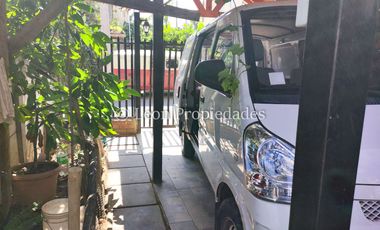 Leon Propiedades vende casa en villa, Curacaví centro.