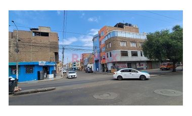 Vendo Departamento 2Do Piso En Calle Huascar Con Av. Los Incas Ao 50.70