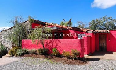 Se vende hermosa parcela con casa y piscina en condominio, sector los Naranjos, Curacavi