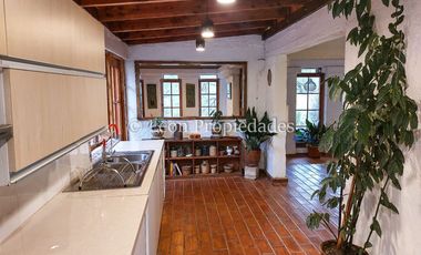 Se vende hermosa parcela con casa y piscina en condominio, sector los Naranjos, Curacavi