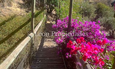 Se vende hermosa parcela con casa y piscina en condominio, sector los Naranjos, Curacavi