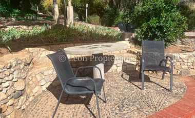 Se vende hermosa parcela con casa y piscina en condominio, sector los Naranjos, Curacavi